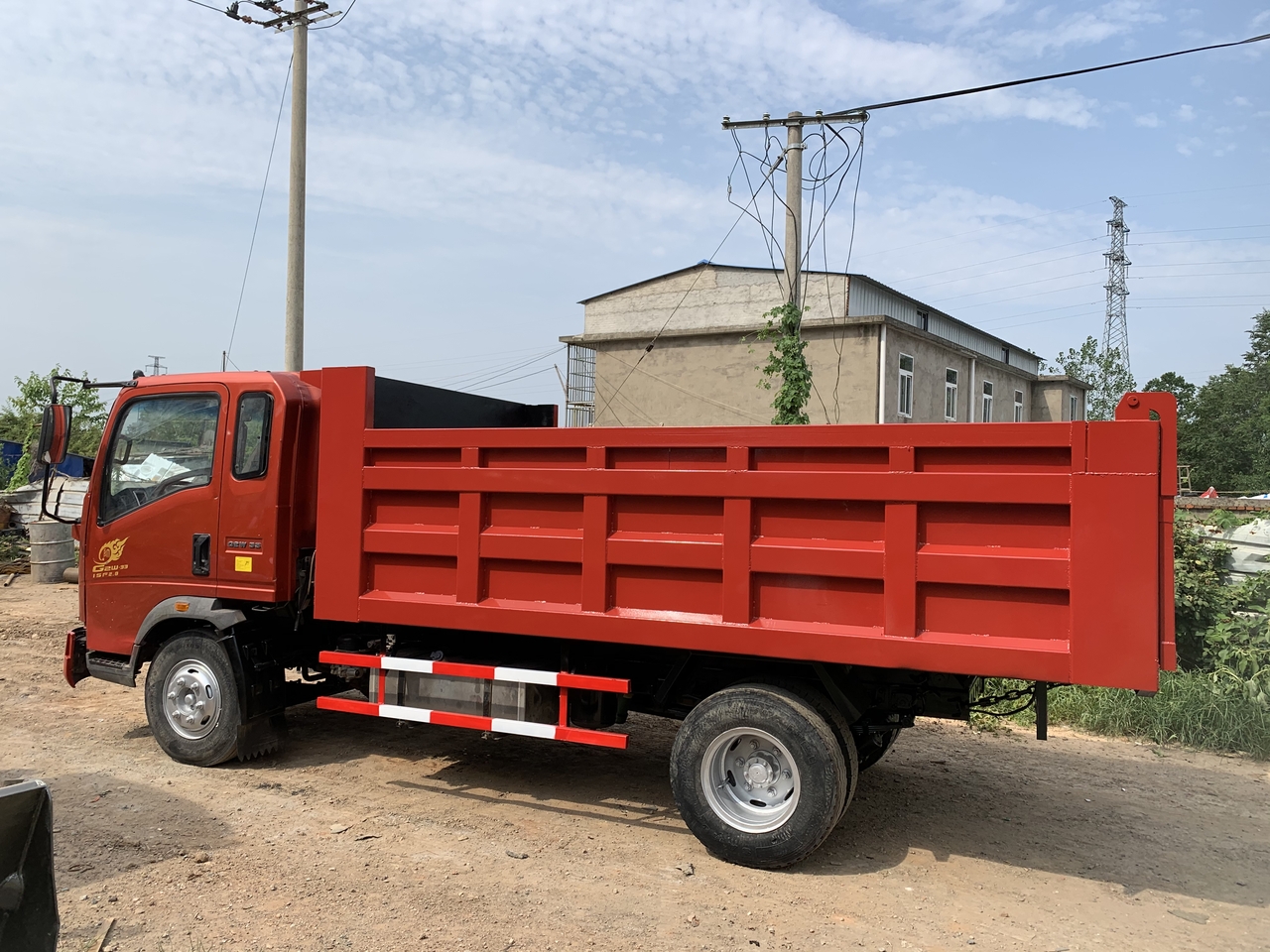 SINOTRUK Howo Dump truck 4x2 - Camión volquete: foto 4 SINOTRUK Howo Dump truck 4x2 - Camión volquete: foto 4
