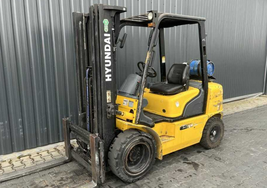 Hyundai 30L-7 - Carretilla elevadora de gas: foto 1 Hyundai 30L-7 - Carretilla elevadora de gas: foto 1