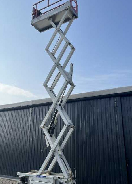Plataforma de tijeras JLG 2630ES: foto 8