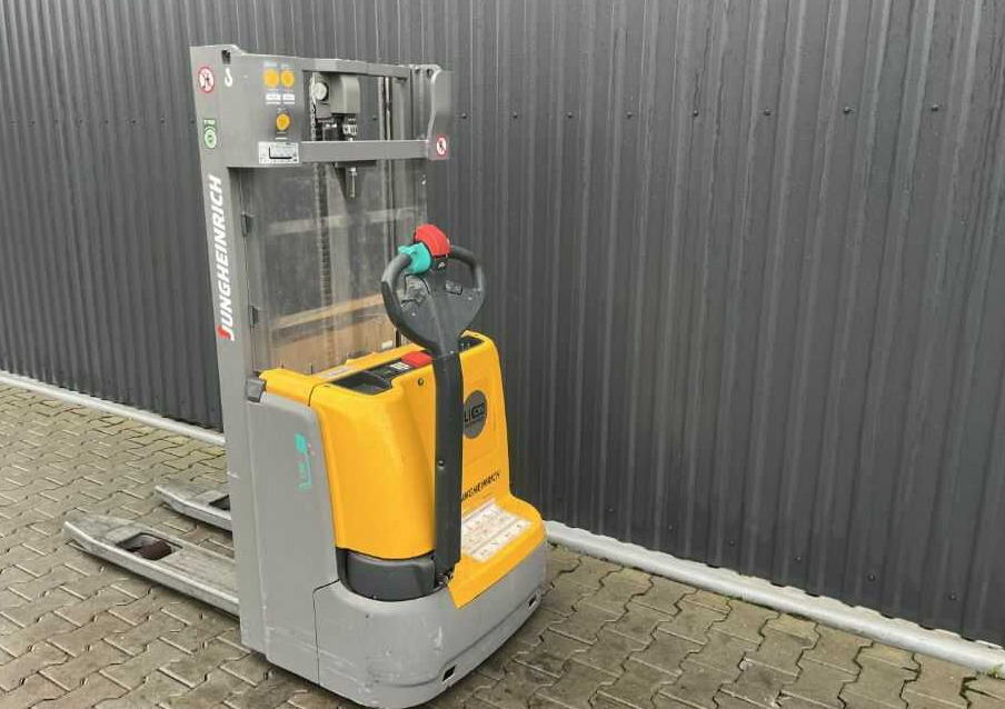 Jungheinrich EJC112 - Apilador: foto 3 Jungheinrich EJC112 - Apilador: foto 3