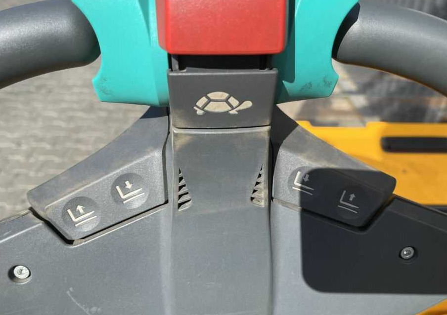 Apilador Jungheinrich EJC214: foto 10 Apilador Jungheinrich EJC214: foto 10