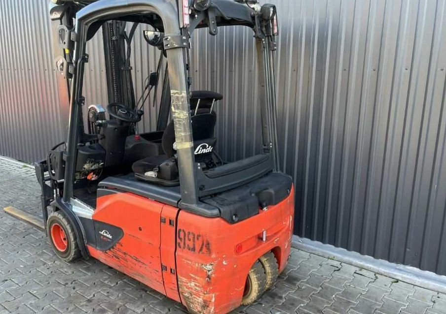 Linde E20L-02 - Carretilla elevadora eléctrica: foto 3 Linde E20L-02 - Carretilla elevadora eléctrica: foto 3