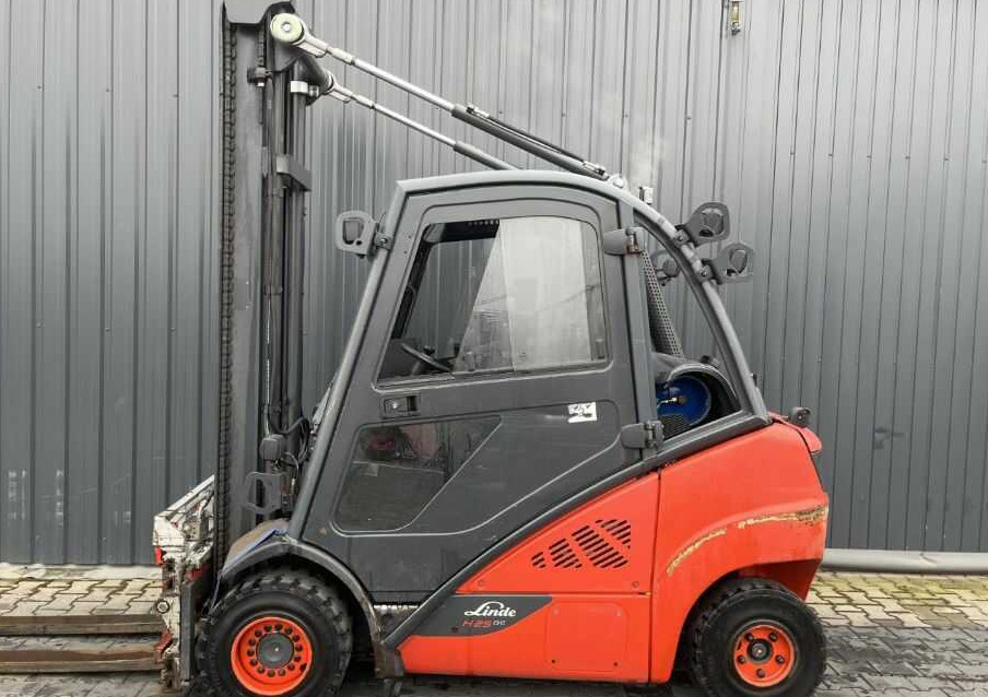 Linde H25T-02 - Carretilla elevadora de gas: foto 2 Linde H25T-02 - Carretilla elevadora de gas: foto 2