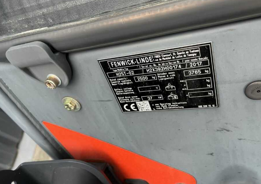 Linde H25T-02 - Carretilla elevadora de gas: foto 4 Linde H25T-02 - Carretilla elevadora de gas: foto 4