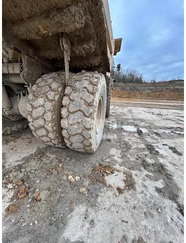 Komatsu HD605-7 - Dúmper: foto 3 Komatsu HD605-7 - Dúmper: foto 3
