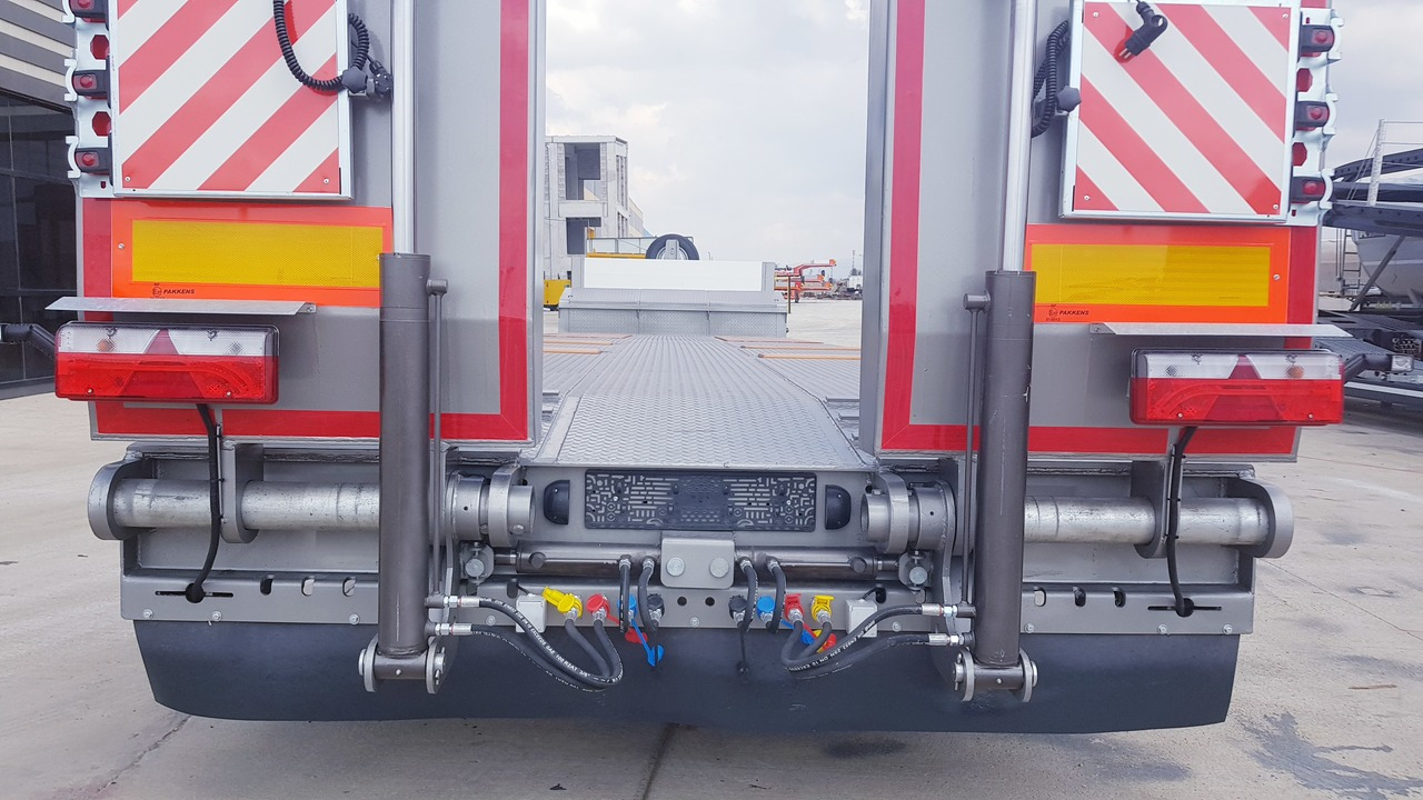 3 AXLE LOWBED (VEGA ITALIANO) - Semirremolque góndola rebajadas: foto 4 3 AXLE LOWBED (VEGA ITALIANO) - Semirremolque góndola rebajadas: foto 4
