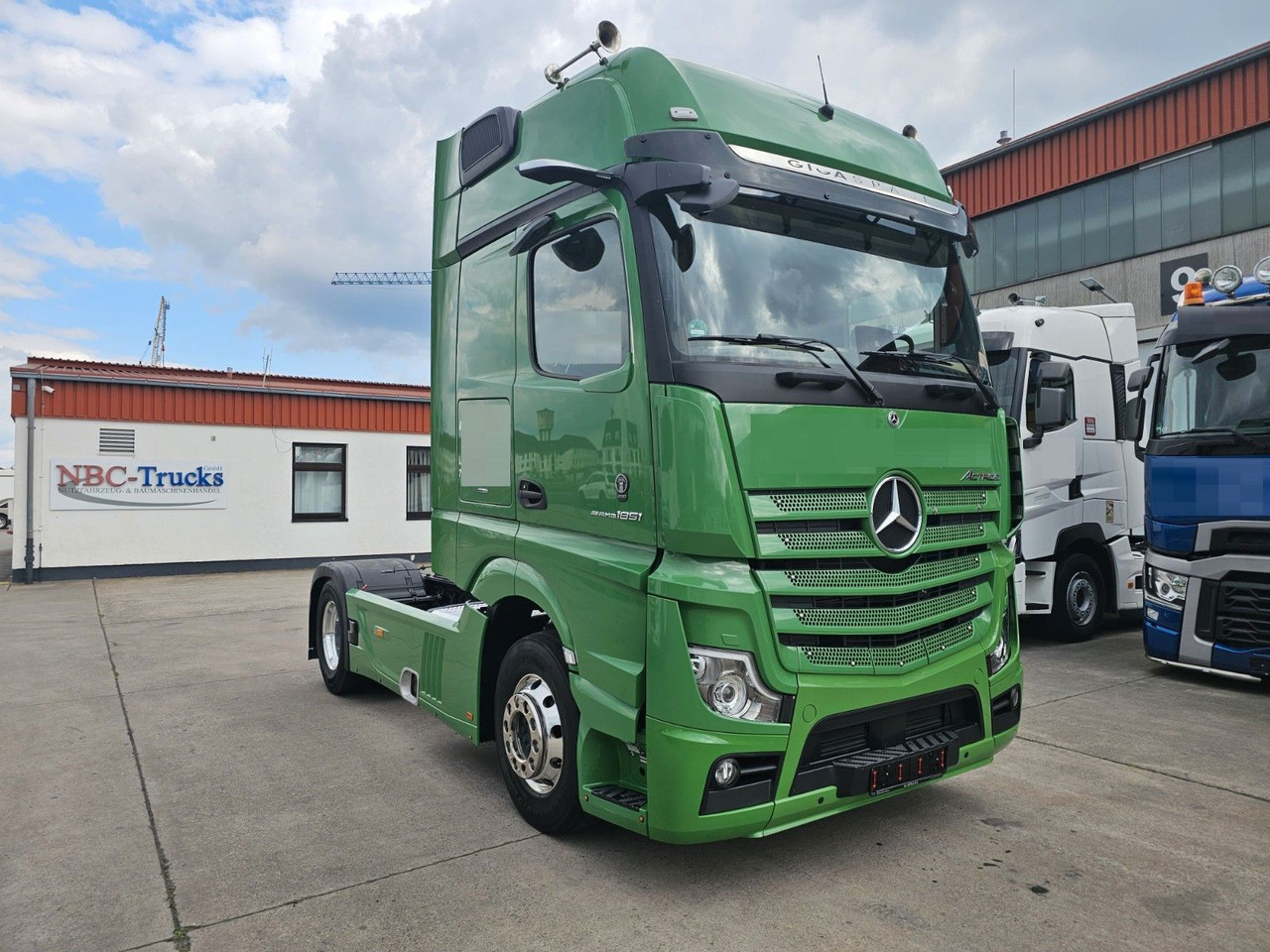 Mercedes-Benz ACTROS 1851 * RETARDER * DRIVE ASS * TOP * - Cabeza tractora: foto 3 Mercedes-Benz ACTROS 1851 * RETARDER * DRIVE ASS * TOP * - Cabeza tractora: foto 3