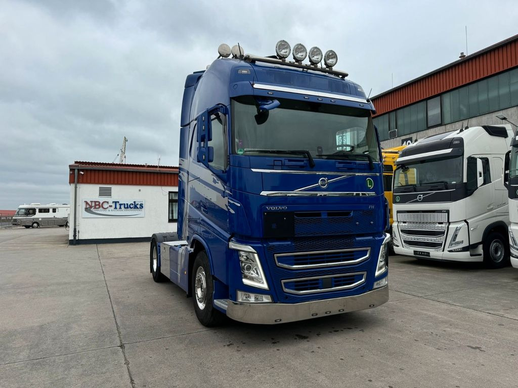 Volvo FH 540 XL *ADR*LEDER * TOP* STANDKLIMA * - Cabeza tractora: foto 1 Volvo FH 540 XL *ADR*LEDER * TOP* STANDKLIMA * - Cabeza tractora: foto 1