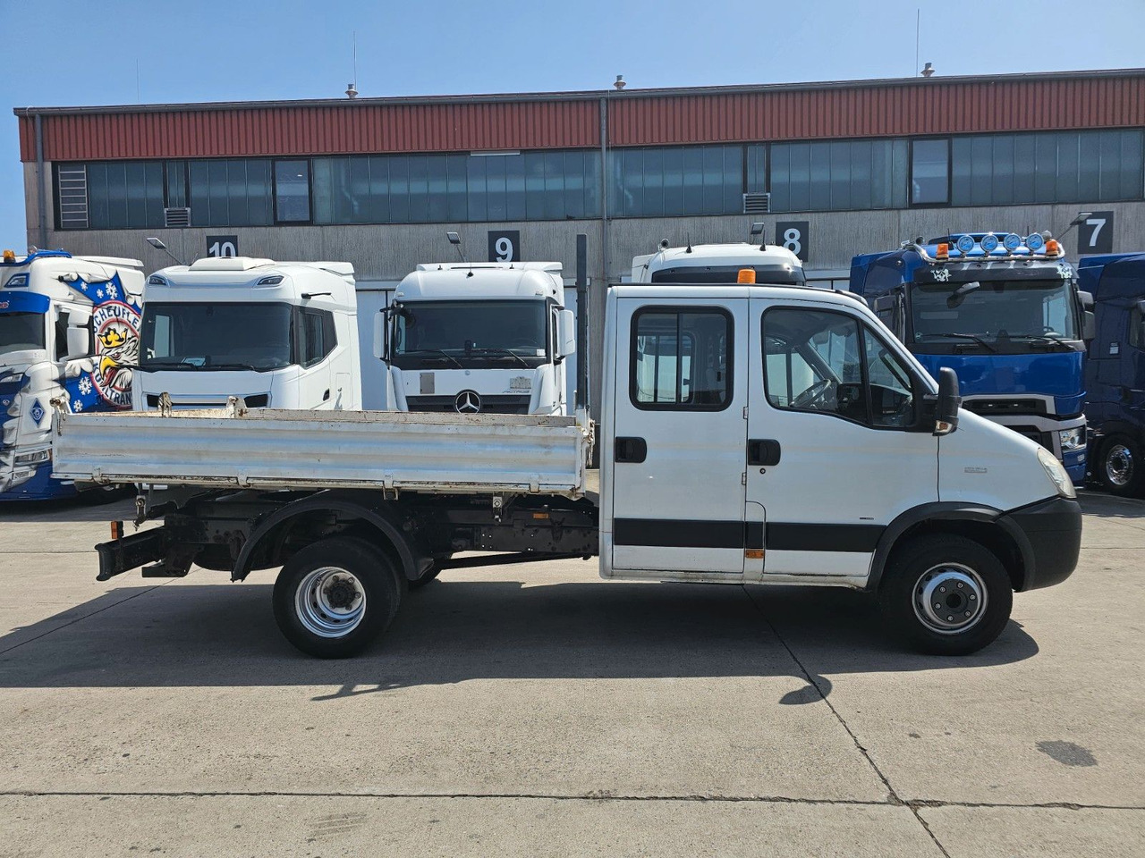 Iveco DAILY * DREISEITENKIPPER * MEILER * STANDHZ - Furgoneta basculante, Furgoneta combi: foto 4 Iveco DAILY * DREISEITENKIPPER * MEILER * STANDHZ - Furgoneta basculante, Furgoneta combi: foto 4