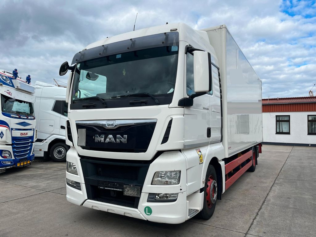 MAN TGX 18.360 * LBW 3t BÄR * STANDKLIMA * NAVI * - Camión caja cerrada: foto 1 MAN TGX 18.360 * LBW 3t BÄR * STANDKLIMA * NAVI * - Camión caja cerrada: foto 1