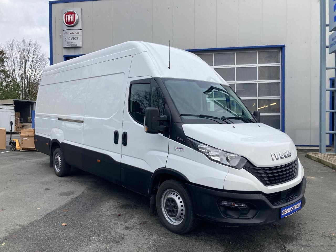 Iveco Daily 35S16V H3 Euro6 Klima AHK Navi ZV - Furgón: foto 2 Iveco Daily 35S16V H3 Euro6 Klima AHK Navi ZV - Furgón: foto 2