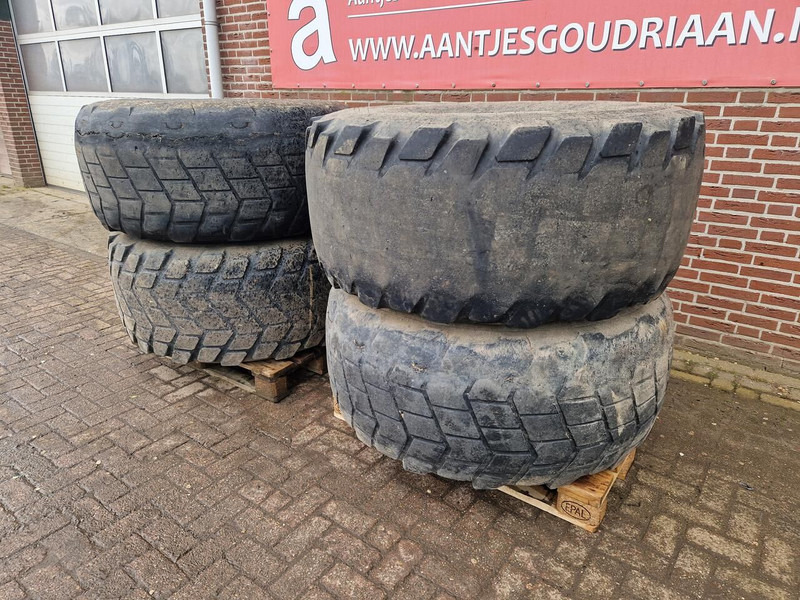 Michelin 24R20.5 - Neumático para Maquinaria agrícola: foto 2 Michelin 24R20.5 - Neumático para Maquinaria agrícola: foto 2