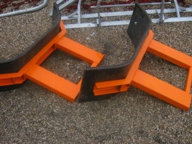 Rubberschuif met lepelinsteek - Cuchilla quitanieves: foto 1 Rubberschuif met lepelinsteek - Cuchilla quitanieves: foto 1