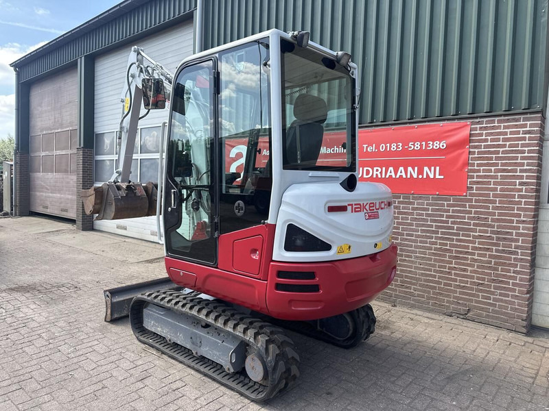 Takeuchi Kraan TB230 - Gebruikt - Miniexcavadora: foto 2 Takeuchi Kraan TB230 - Gebruikt - Miniexcavadora: foto 2