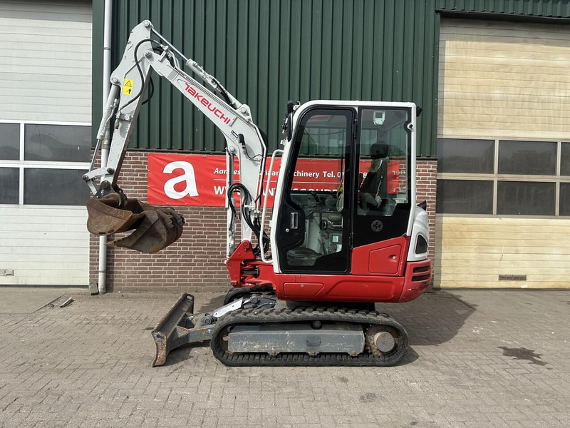 Takeuchi Kraan TB230 - Gebruikt - Miniexcavadora: foto 1 Takeuchi Kraan TB230 - Gebruikt - Miniexcavadora: foto 1
