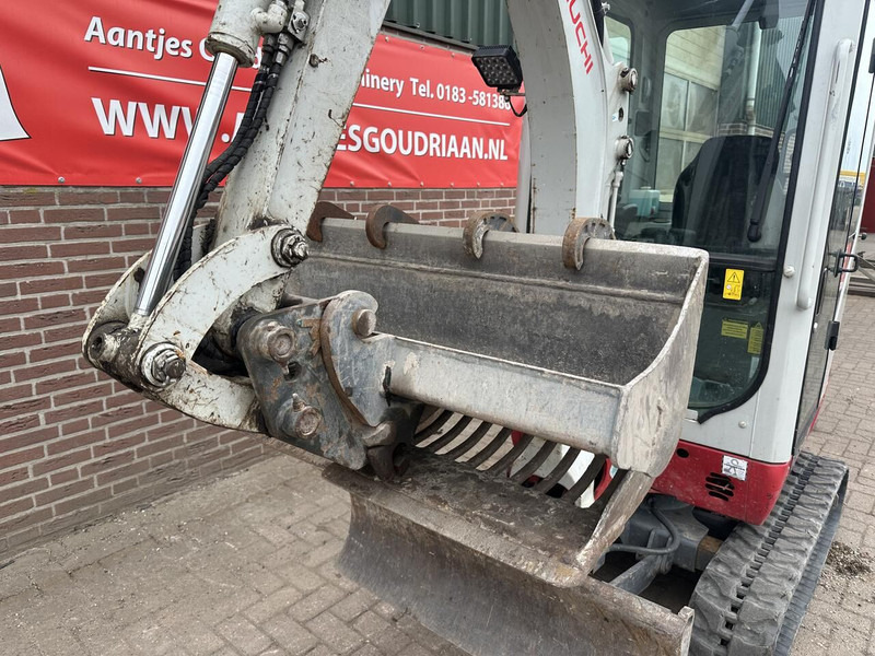Takeuchi TB216 - Gebruikt - Miniexcavadora: foto 3 Takeuchi TB216 - Gebruikt - Miniexcavadora: foto 3