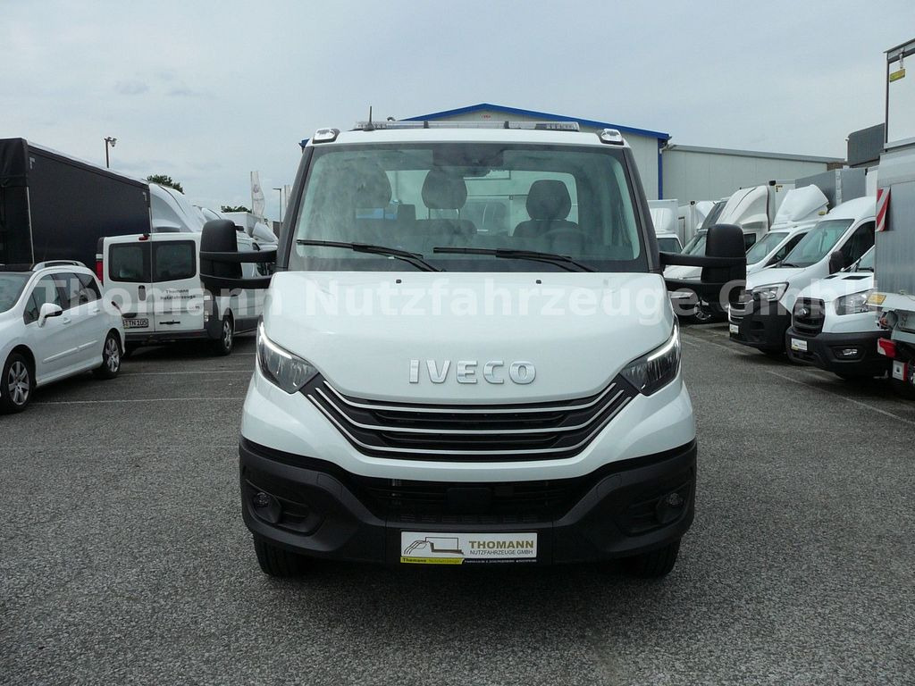 Iveco DAILY 70C18 Schiebeplateu Hubbrille Luftfed Navi Iveco DAILY 70C18 Schiebeplateu Hubbrille Luftfed Navi - Grua de remolque autos, Furgoneta: foto 4 Iveco DAILY 70C18 Schiebeplateu Hubbrille Luftfed Navi Iveco DAILY 70C18 Schiebeplateu Hubbrille Luftfed Navi - Grua de remolque autos, Furgoneta: foto 4