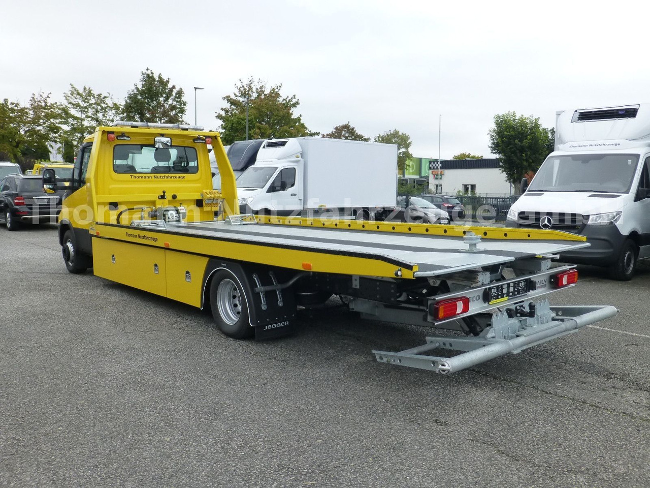 Iveco DAILY 72C18 Schiebeplateu Luftfed Navi Hubbrille - Grua de remolque autos: foto 5 Iveco DAILY 72C18 Schiebeplateu Luftfed Navi Hubbrille - Grua de remolque autos: foto 5