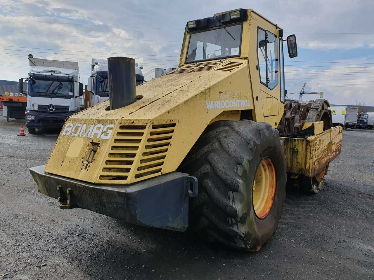 BOMAG BW 225 D-3 / 2001 / nur 3.824h! / Variocontrol - Compactador: foto 5 BOMAG BW 225 D-3 / 2001 / nur 3.824h! / Variocontrol - Compactador: foto 5