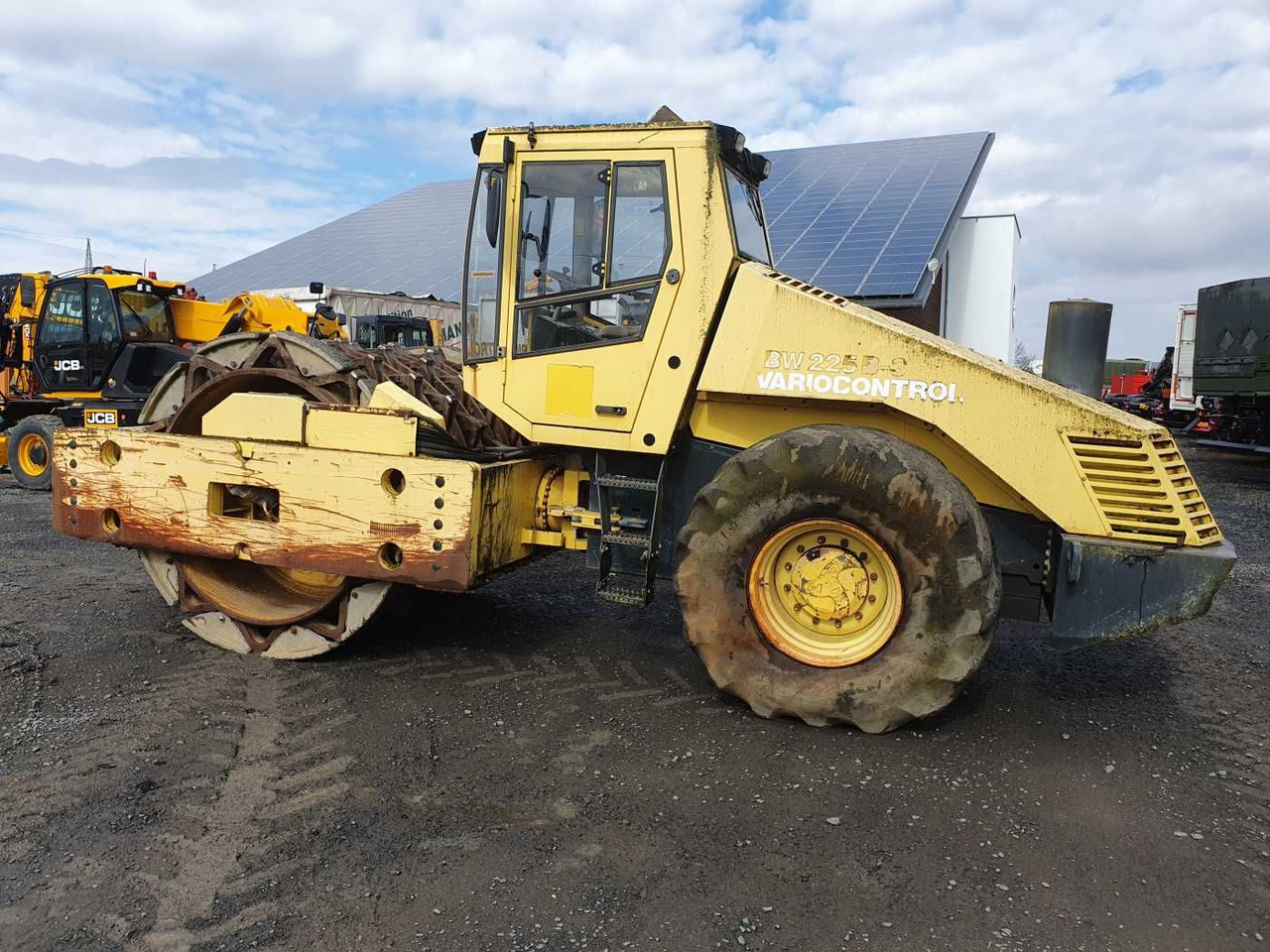 BOMAG BW 225 D-3 / 2001 / nur 3.824h! / Variocontrol - Compactador: foto 2 BOMAG BW 225 D-3 / 2001 / nur 3.824h! / Variocontrol - Compactador: foto 2