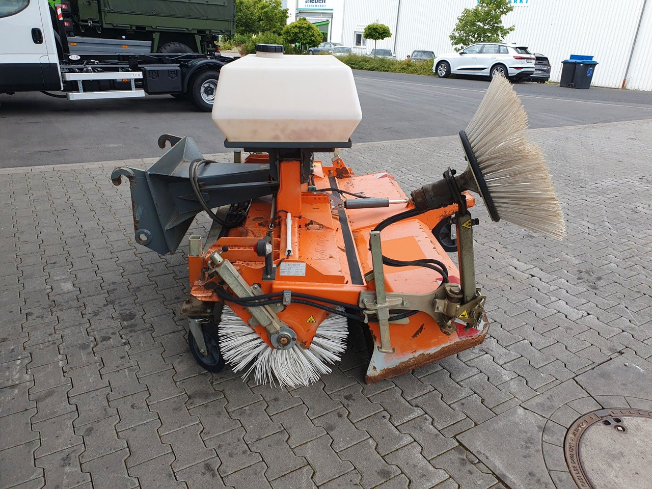 Bema 25 Dual Kehrmaschine / 2.050 mm / 2020 - Barredora cucharón: foto 5 Bema 25 Dual Kehrmaschine / 2.050 mm / 2020 - Barredora cucharón: foto 5