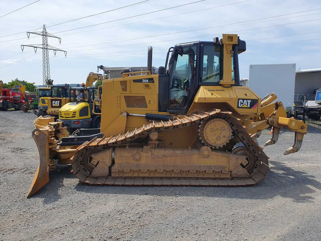 CAT D6N LGP / 8.524h / Klappschild / Ripper - Bulldozer: foto 2 CAT D6N LGP / 8.524h / Klappschild / Ripper - Bulldozer: foto 2