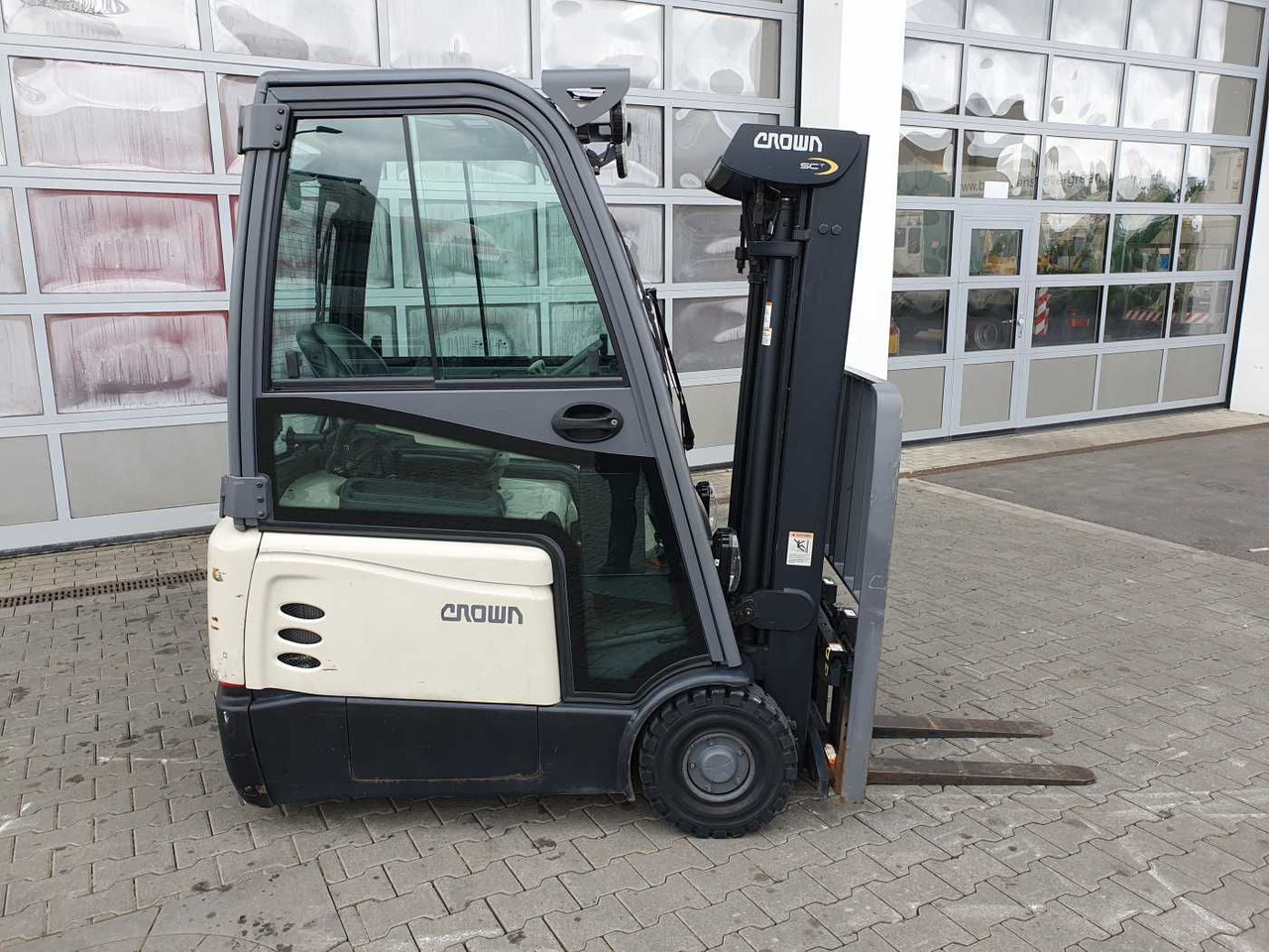 Crown SCT6020-1.3 /Triplex: 4.30m / SS / 1.185h! - Carretilla elevadora eléctrica: foto 3 Crown SCT6020-1.3 /Triplex: 4.30m / SS / 1.185h! - Carretilla elevadora eléctrica: foto 3