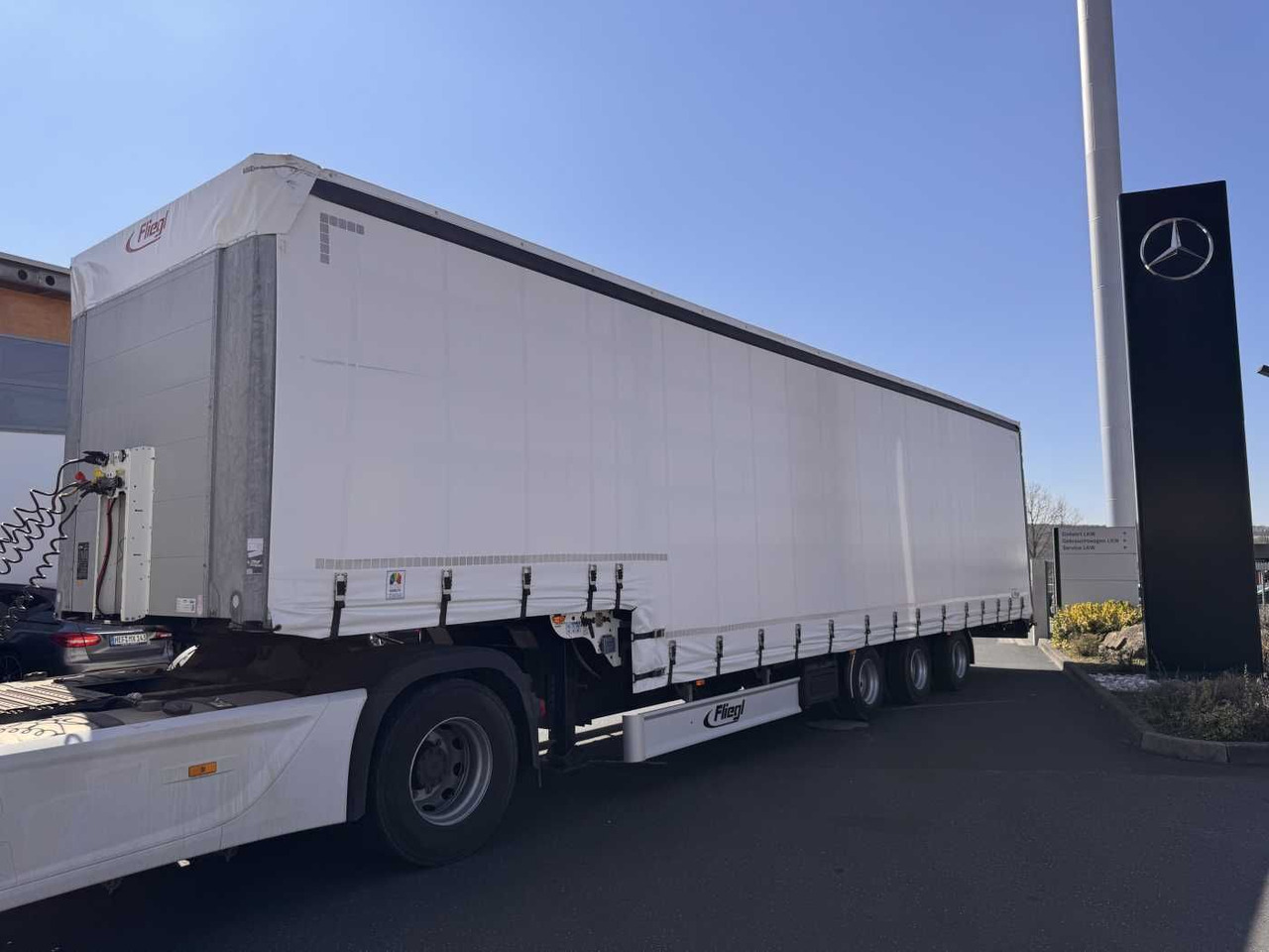 Fliegl SDS 350 Schiebeplane+Verdeck XL SAF 20.900Km - Semirremolque lona: foto 1 Fliegl SDS 350 Schiebeplane+Verdeck XL SAF 20.900Km - Semirremolque lona: foto 1