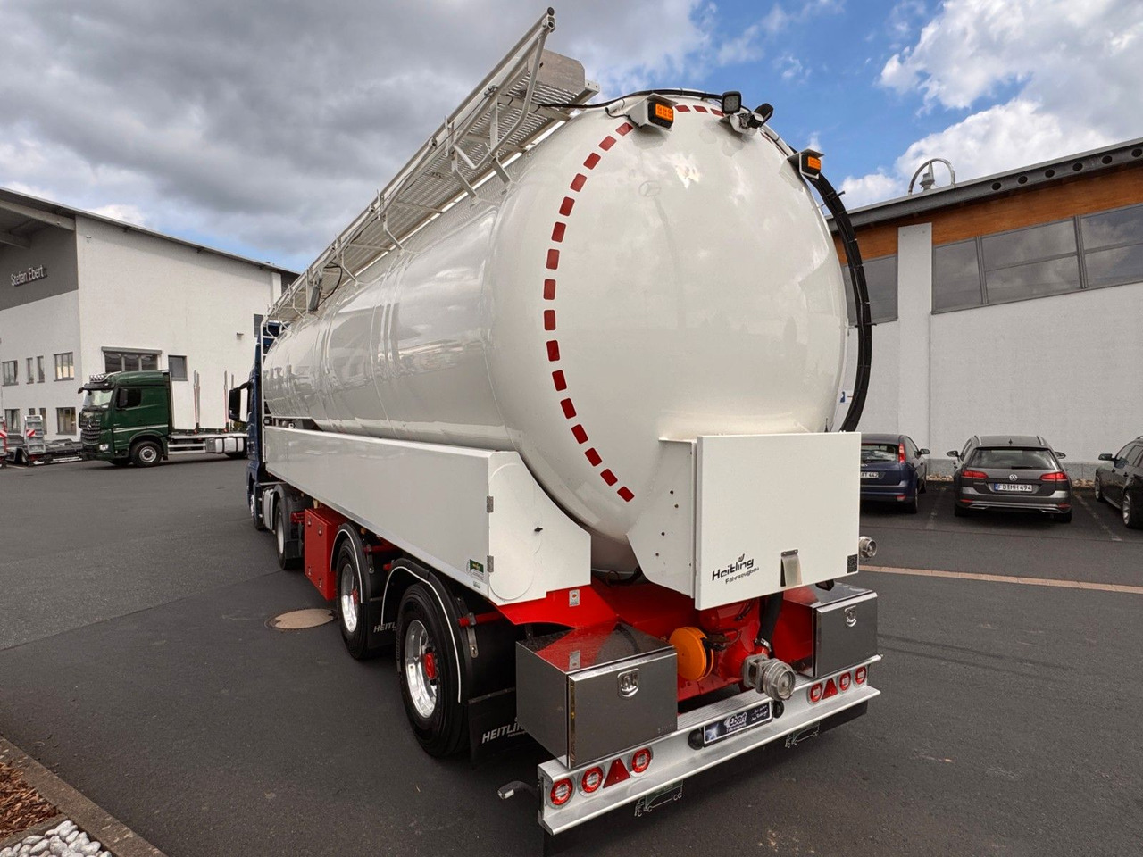 Heitling SDBH 40 Pellet-Silo Lenk+Liftachse 40m³ - Semirremolque silo: foto 3 Heitling SDBH 40 Pellet-Silo Lenk+Liftachse 40m³ - Semirremolque silo: foto 3