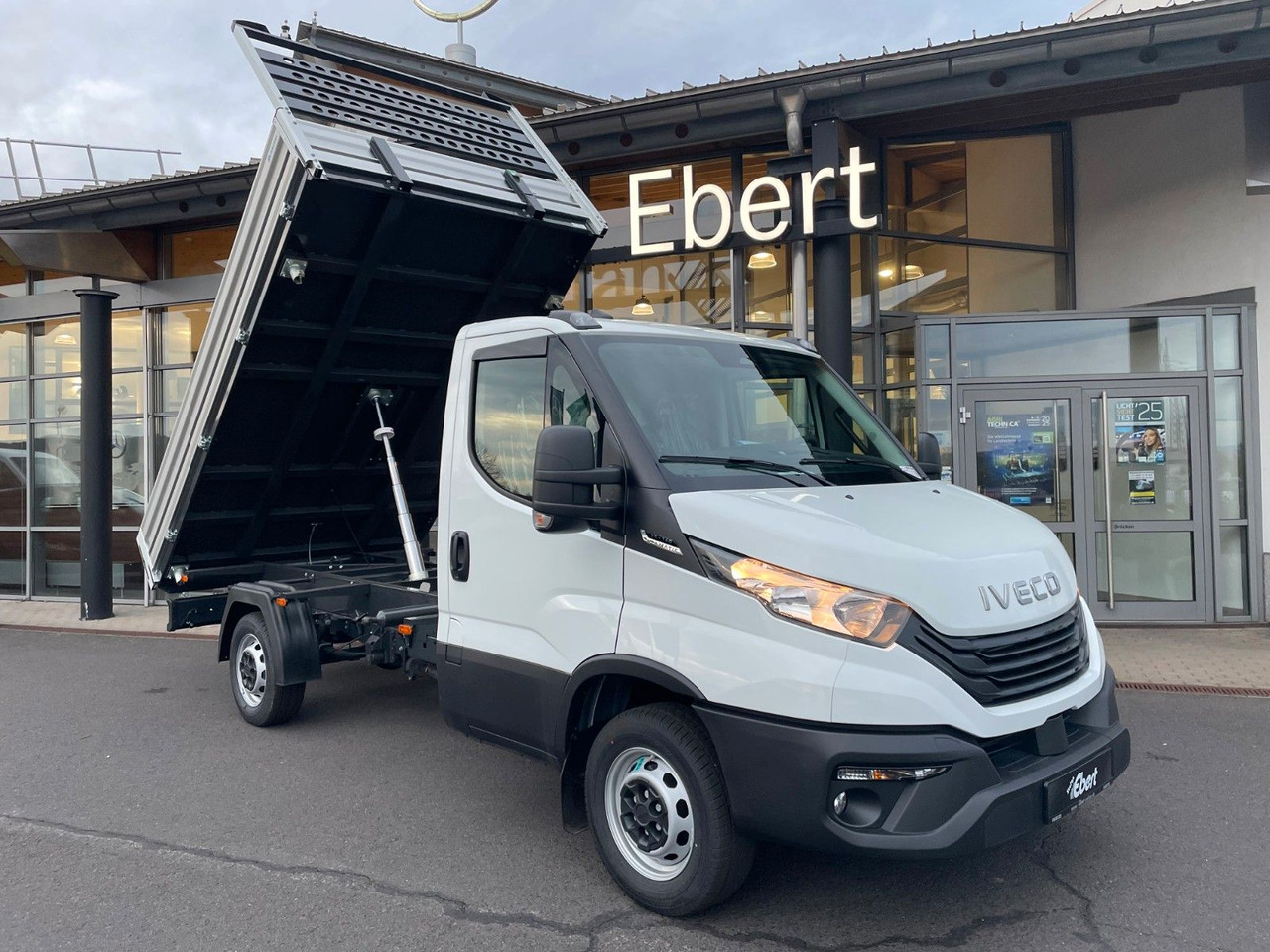 Iveco Daily 35S14 A8*R3.450mm*Automatik*Kamera*2Sitze* - Furgoneta basculante: foto 1 Iveco Daily 35S14 A8*R3.450mm*Automatik*Kamera*2Sitze* - Furgoneta basculante: foto 1