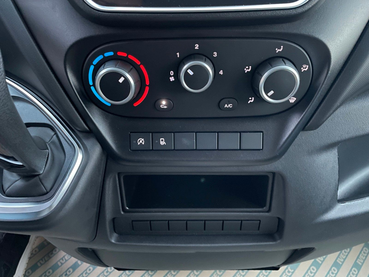 Furgoneta basculante Iveco Daily 35S14 A8*R3.450mm*Automatik*Kamera*2Sitze*: foto 13 Furgoneta basculante Iveco Daily 35S14 A8*R3.450mm*Automatik*Kamera*2Sitze*: foto 13