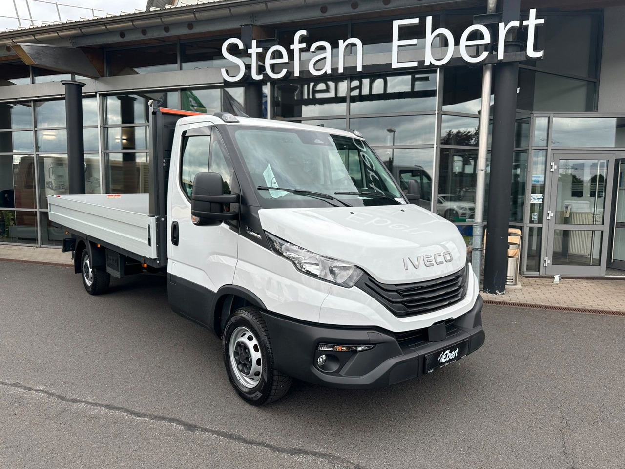 Iveco Daily 35S16 A8 *R.4100 mm*AHK*Kamera* 3x - Furgoneta caja abierta: foto 1 Iveco Daily 35S16 A8 *R.4100 mm*AHK*Kamera* 3x - Furgoneta caja abierta: foto 1