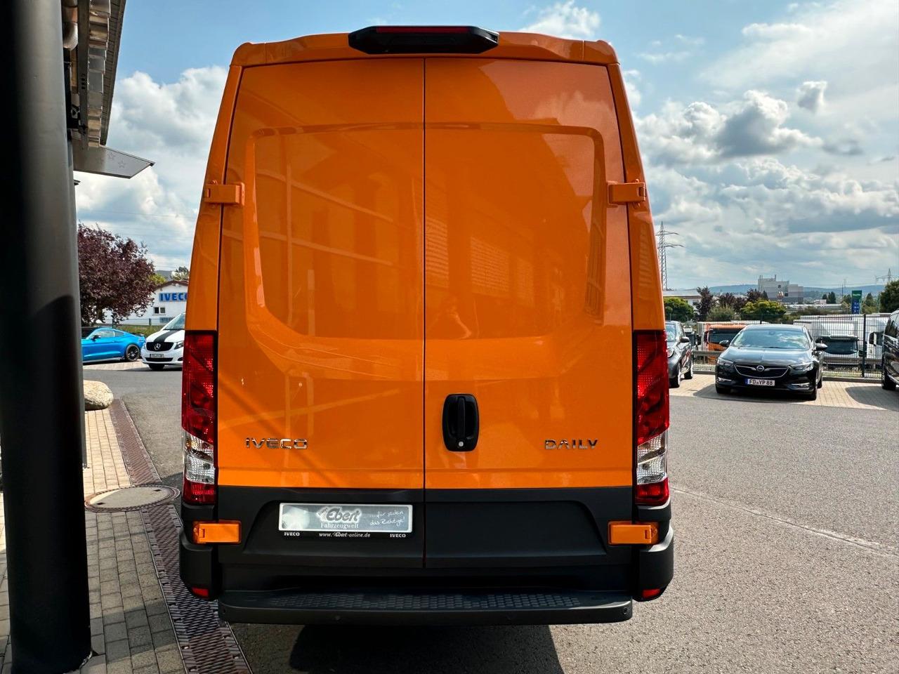 Iveco Daily 35S16 HA8 *R.3520mm*Neues Modell* - Furgón: foto 5 Iveco Daily 35S16 HA8 *R.3520mm*Neues Modell* - Furgón: foto 5