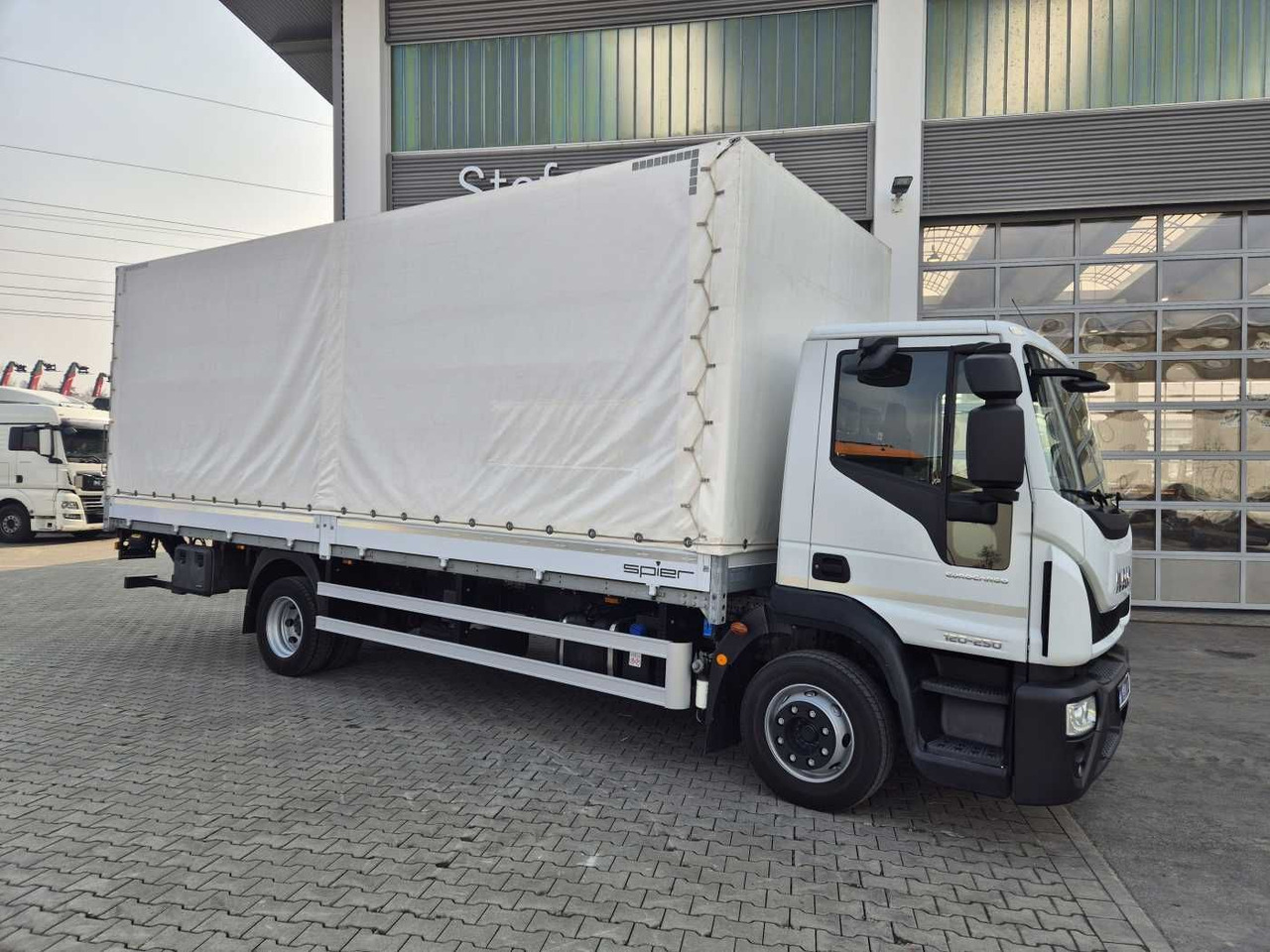 Iveco Eurocargo ML120E25 LBW 1.500kg Klima 3 Sitze - Camión lona: foto 3 Iveco Eurocargo ML120E25 LBW 1.500kg Klima 3 Sitze - Camión lona: foto 3