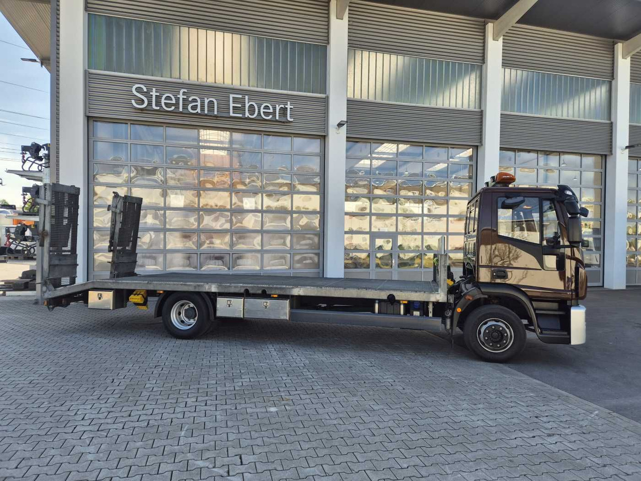 Iveco Eurocargo ML140E25/P Maschinentransporter Winde - Camión portavehículos: foto 5 Iveco Eurocargo ML140E25/P Maschinentransporter Winde - Camión portavehículos: foto 5
