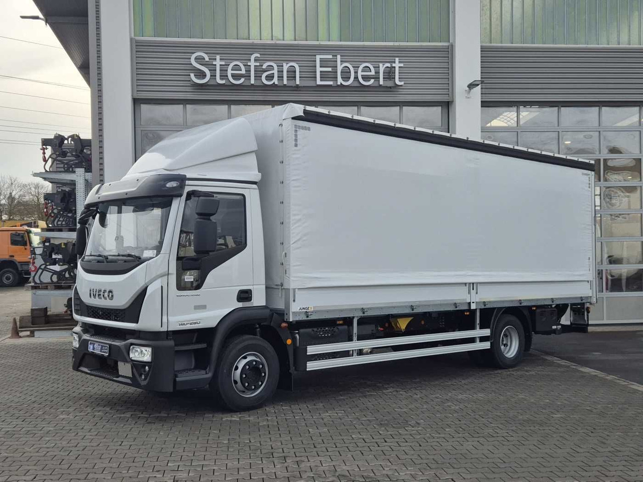 Iveco Eurocargo ML140E28/P LBW Bär Schiebeplane AHK - Camión lona: foto 3 Iveco Eurocargo ML140E28/P LBW Bär Schiebeplane AHK - Camión lona: foto 3