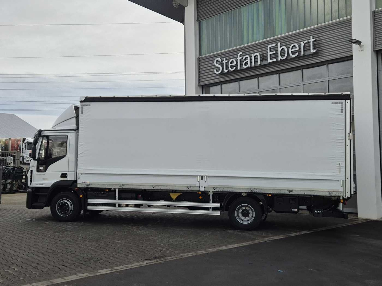 Iveco Eurocargo ML140E28/P LBW Bär Schiebeplane AHK - Camión lona: foto 5 Iveco Eurocargo ML140E28/P LBW Bär Schiebeplane AHK - Camión lona: foto 5