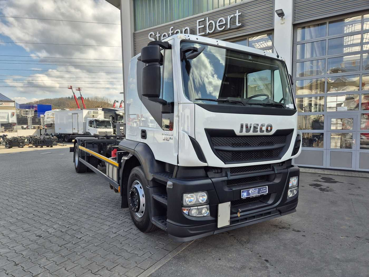 Iveco Stralis AT190S31/P BDF Klima Standh. AHK Bett - Camión portacontenedore/ Intercambiable: foto 4 Iveco Stralis AT190S31/P BDF Klima Standh. AHK Bett - Camión portacontenedore/ Intercambiable: foto 4