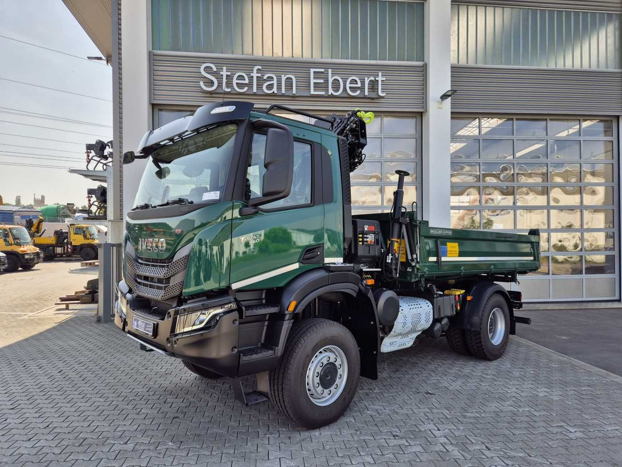 Iveco T-Way AD190T36W/P 4x4 HIAB X-HIDUO 118E-3 Funk - Camión volquete, Camión grúa: foto 2 Iveco T-Way AD190T36W/P 4x4 HIAB X-HIDUO 118E-3 Funk - Camión volquete, Camión grúa: foto 2