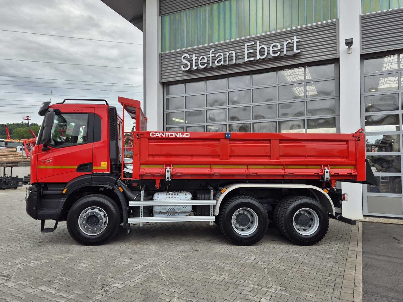 Iveco X-Way AD300X48Z HR OFF 6x4 Bordmatik Intarder - Camión volquete: foto 4 Iveco X-Way AD300X48Z HR OFF 6x4 Bordmatik Intarder - Camión volquete: foto 4