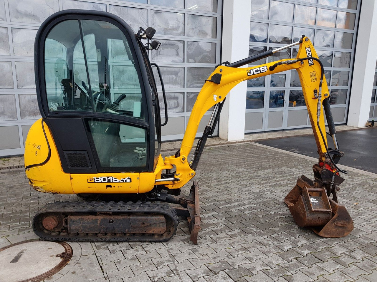 JCB 8018 / 3.420h / hydrl. Grabenräumer / Tieflöffel - Miniexcavadora: foto 2 JCB 8018 / 3.420h / hydrl. Grabenräumer / Tieflöffel - Miniexcavadora: foto 2