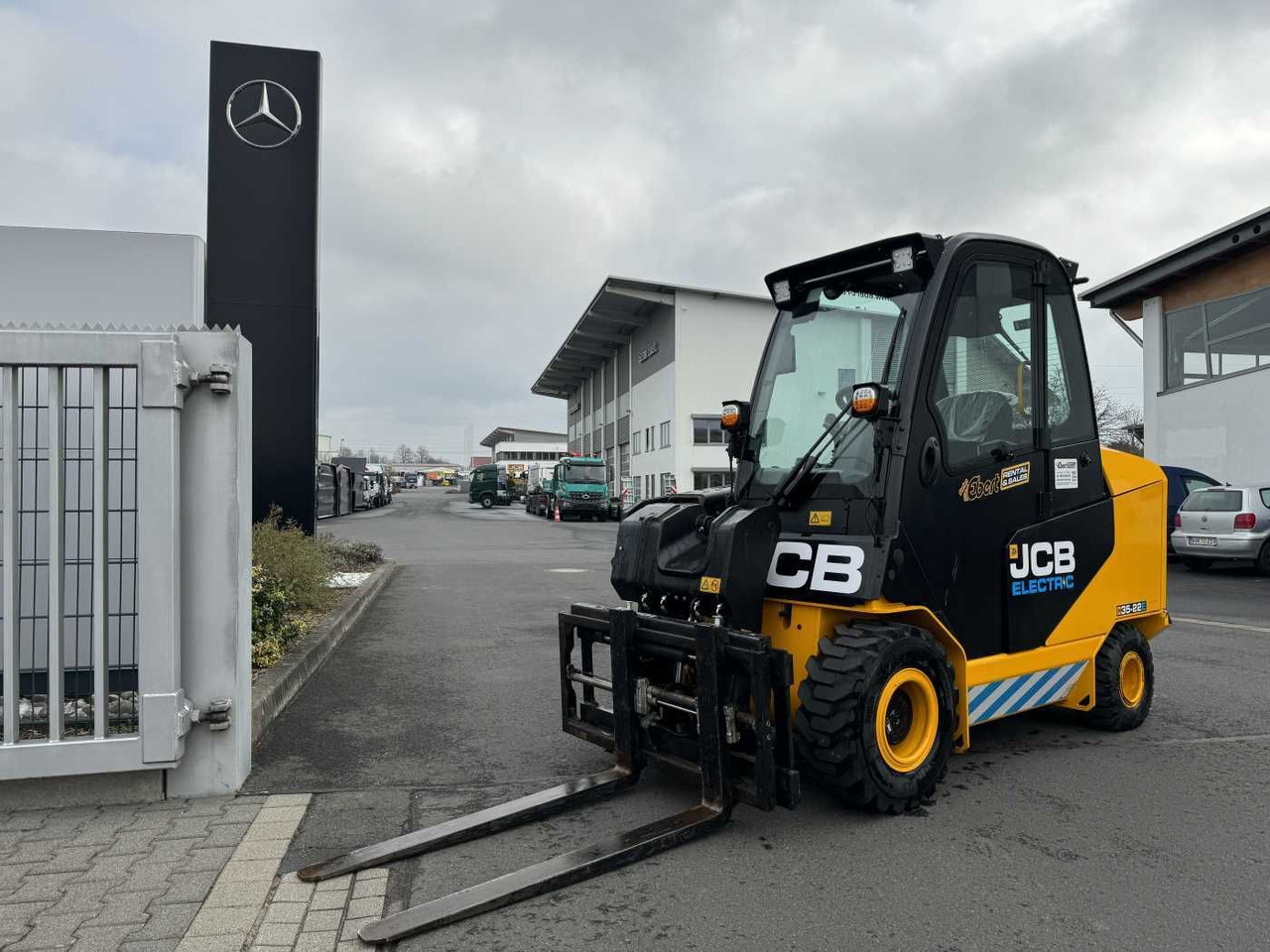 JCB TLT 35-22E Teletruk / Verstellgerät / nur 423h! - Carretilla elevadora eléctrica: foto 1 JCB TLT 35-22E Teletruk / Verstellgerät / nur 423h! - Carretilla elevadora eléctrica: foto 1