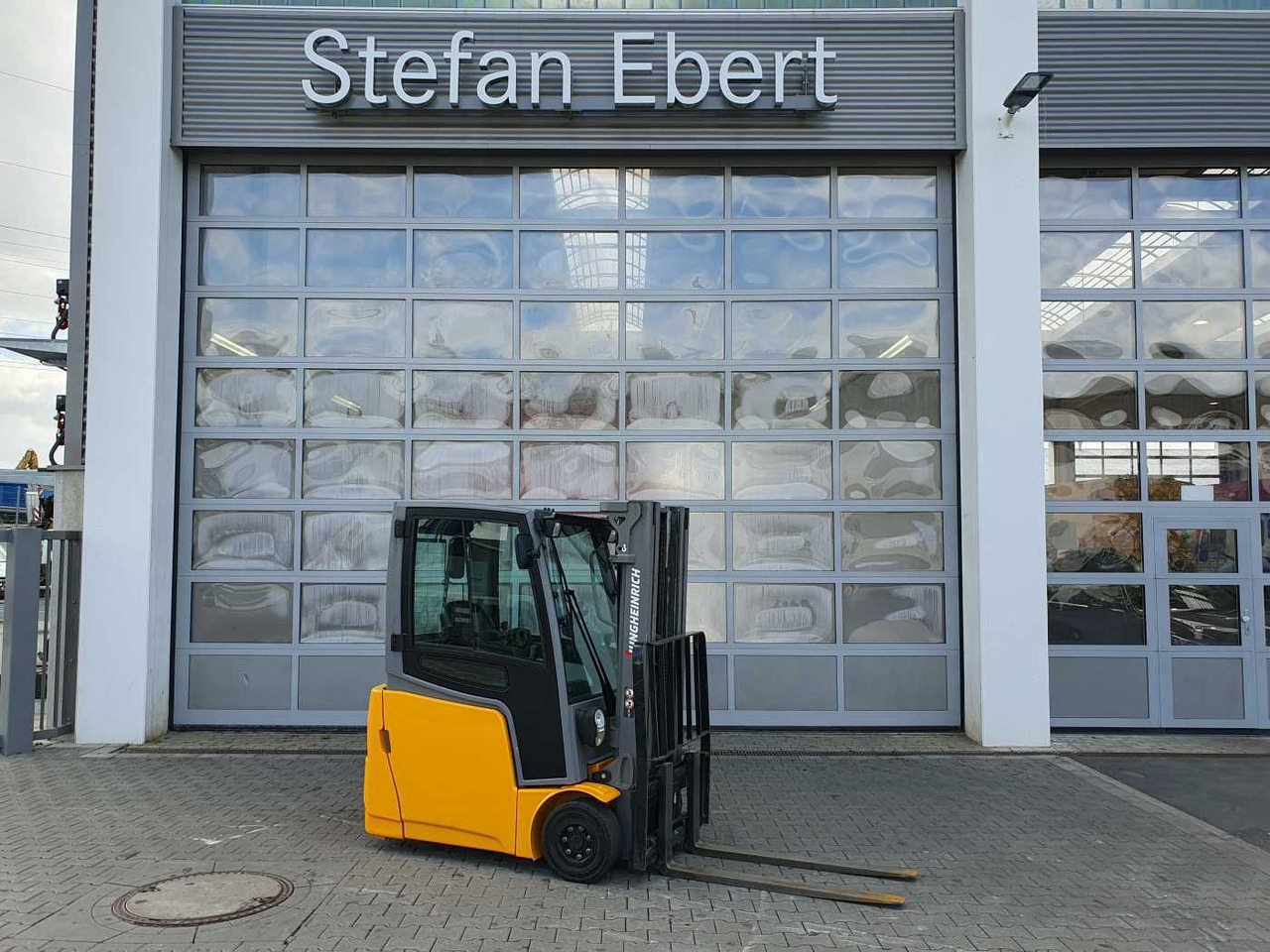 Jungheinrich EFG 215 / Triplex: 4.25m! / SS / 2.472h! / 2020 - Carretilla elevadora eléctrica: foto 1 Jungheinrich EFG 215 / Triplex: 4.25m! / SS / 2.472h! / 2020 - Carretilla elevadora eléctrica: foto 1
