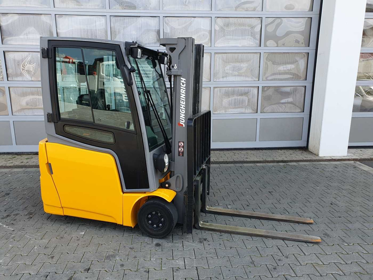 Jungheinrich EFG 215 / Triplex: 4.25m! / SS / 4.166h / 2024 - Carretilla elevadora eléctrica: foto 2 Jungheinrich EFG 215 / Triplex: 4.25m! / SS / 4.166h / 2024 - Carretilla elevadora eléctrica: foto 2