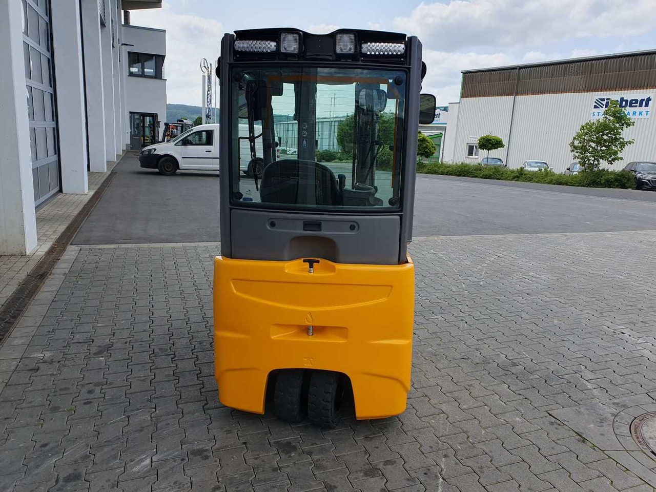 Jungheinrich EFG 215 / Triplex: 4.25m! / SS / nur 1.368h! - Carretilla elevadora eléctrica: foto 5 Jungheinrich EFG 215 / Triplex: 4.25m! / SS / nur 1.368h! - Carretilla elevadora eléctrica: foto 5