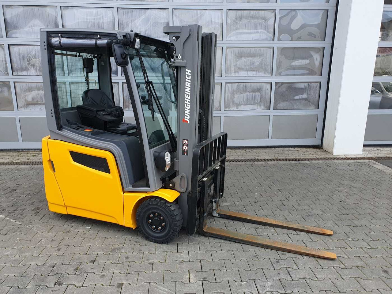 Jungheinrich EFG 215 / Triplex: 4.25m! / SS / nur 1.368h! - Carretilla elevadora eléctrica: foto 2 Jungheinrich EFG 215 / Triplex: 4.25m! / SS / nur 1.368h! - Carretilla elevadora eléctrica: foto 2