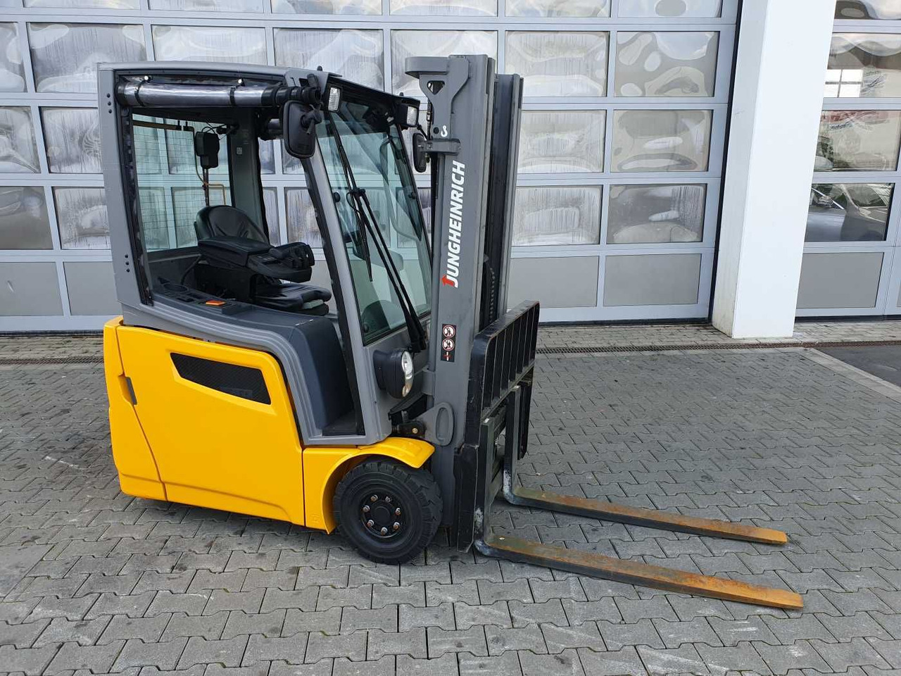Jungheinrich EFG 215 / Triplex: 4.25m! / SS / nur 2.184h! - Carretilla elevadora eléctrica: foto 2 Jungheinrich EFG 215 / Triplex: 4.25m! / SS / nur 2.184h! - Carretilla elevadora eléctrica: foto 2