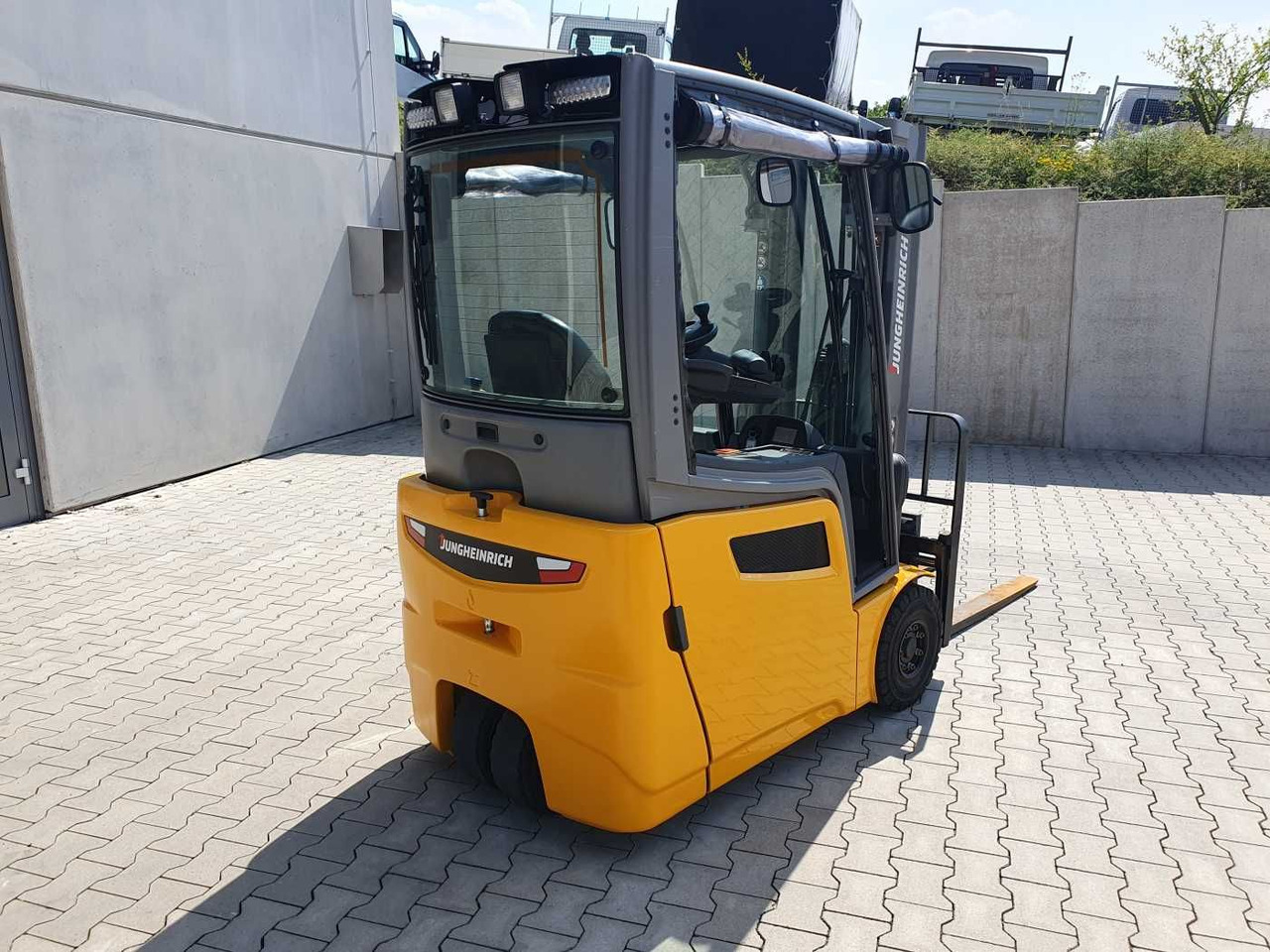 Jungheinrich EFG 215 / Triplex: 4.25m! / SS / nur 2.184h! - Carretilla elevadora eléctrica: foto 4 Jungheinrich EFG 215 / Triplex: 4.25m! / SS / nur 2.184h! - Carretilla elevadora eléctrica: foto 4