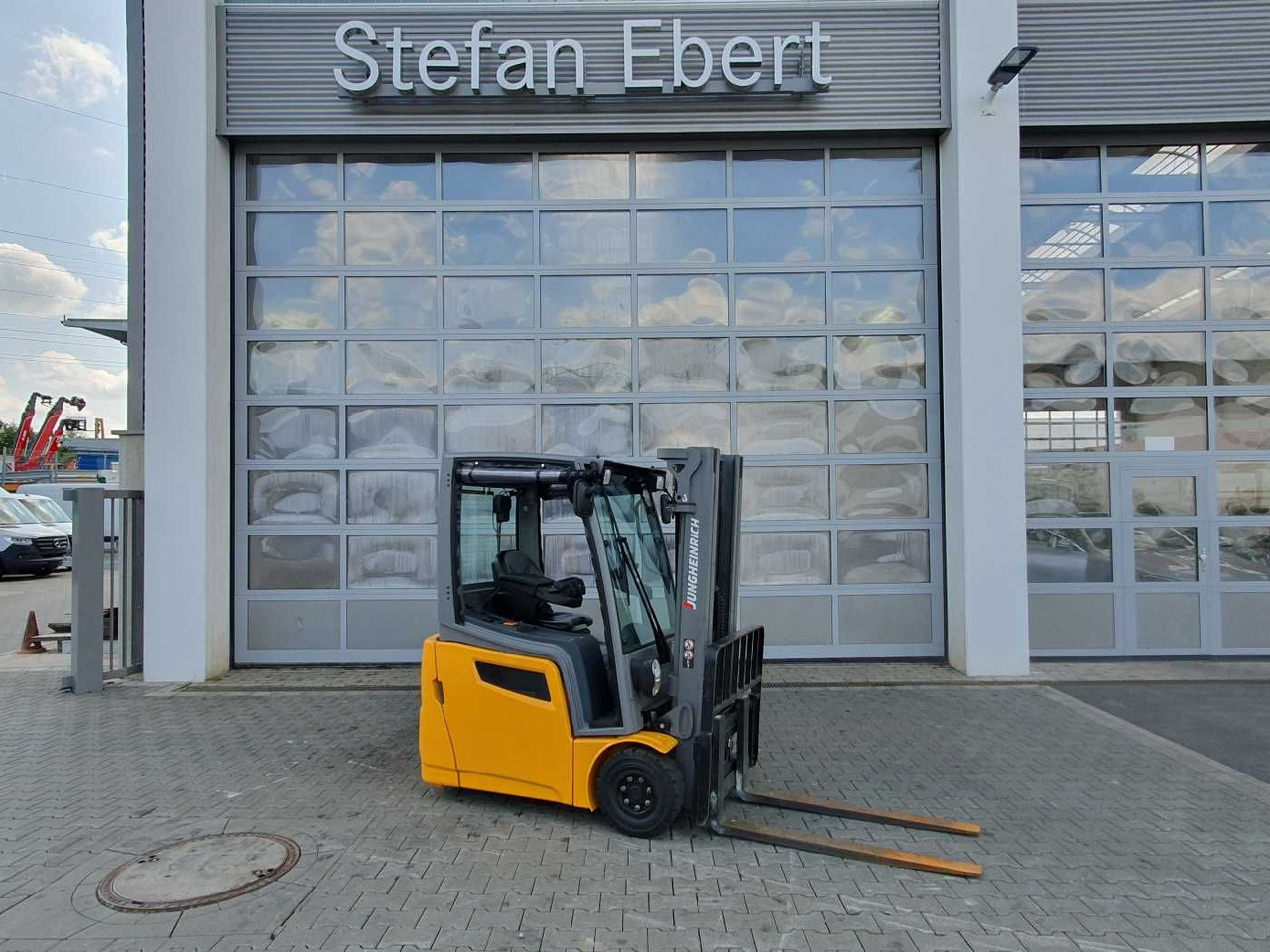 Jungheinrich EFG 215 / Triplex: 4.25m! / SS / nur 2.184h! - Carretilla elevadora eléctrica: foto 1 Jungheinrich EFG 215 / Triplex: 4.25m! / SS / nur 2.184h! - Carretilla elevadora eléctrica: foto 1