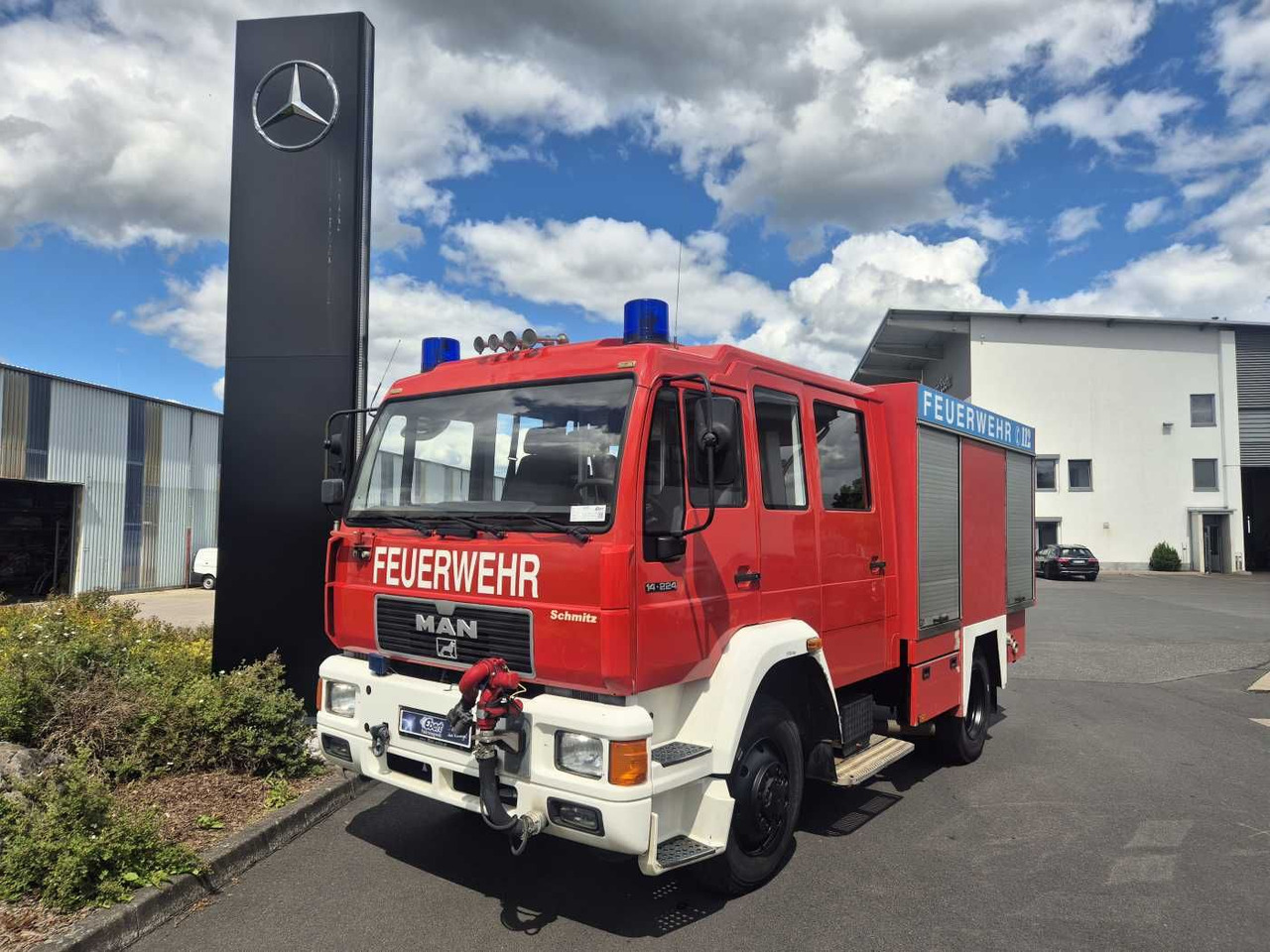 MAN 14.224 4x4 TLF 16/29 Tanklöschfahrzeug Feuerwehr - Camión cisterna: foto 1 MAN 14.224 4x4 TLF 16/29 Tanklöschfahrzeug Feuerwehr - Camión cisterna: foto 1